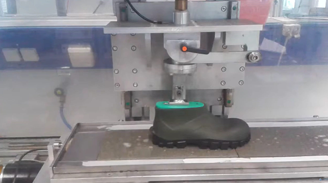 Bekina Boots slip resistance test