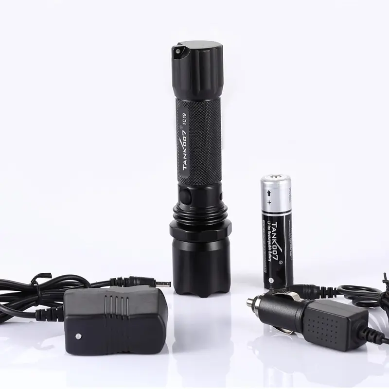 Lampe de poche LED rechargeable TANK007 TC19