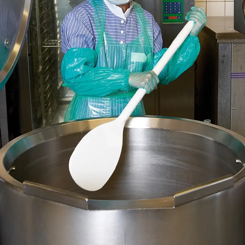 Spatule à mélanger Vikan 70105 en polypropylène 1200 mm blanche
