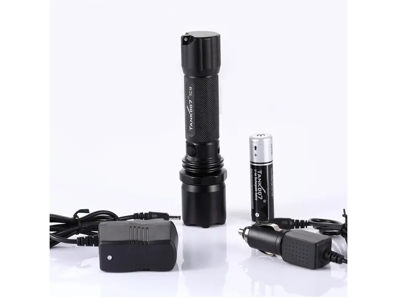 Lampe de poche LED rechargeable TANK007 TC19