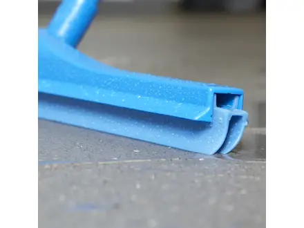 Vikan 77245 Floor squeegee flexible neck with replaceable rubber 600 mm white