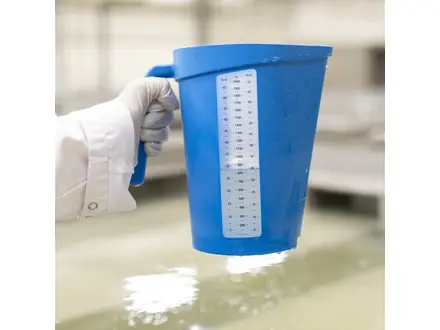 Vikan 60005 measuring cup polypropylene 2 liters white